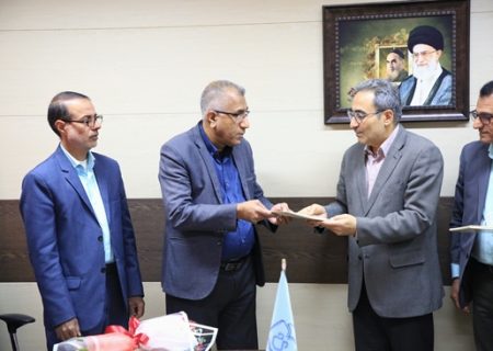 تقدیر از جانباز سرافراز هشت سال دفاع مقدس در دانشگاه علوم پزشکی هرمزگان