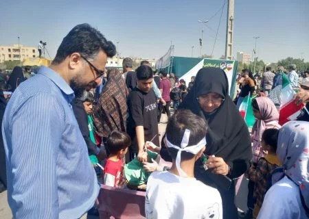 حضور کارکنان و کانون یاران کانون هرمزگان در راهپیمایی یوم الله ۲۲ بهمن