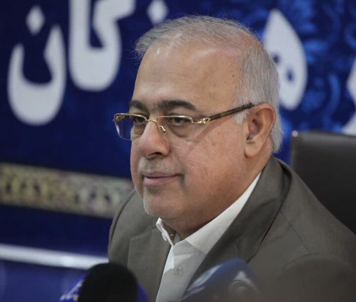 پیام تسلیت استاندار هرمزگان در پی درگذشت پدر امیر دریادار ایرانی