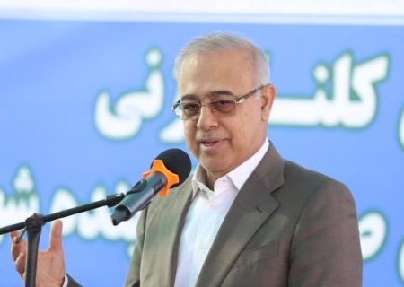 یک گام به‌سوی شهری پاک؛ شهرک صنوف آلاینده کلید خورد+فیلم