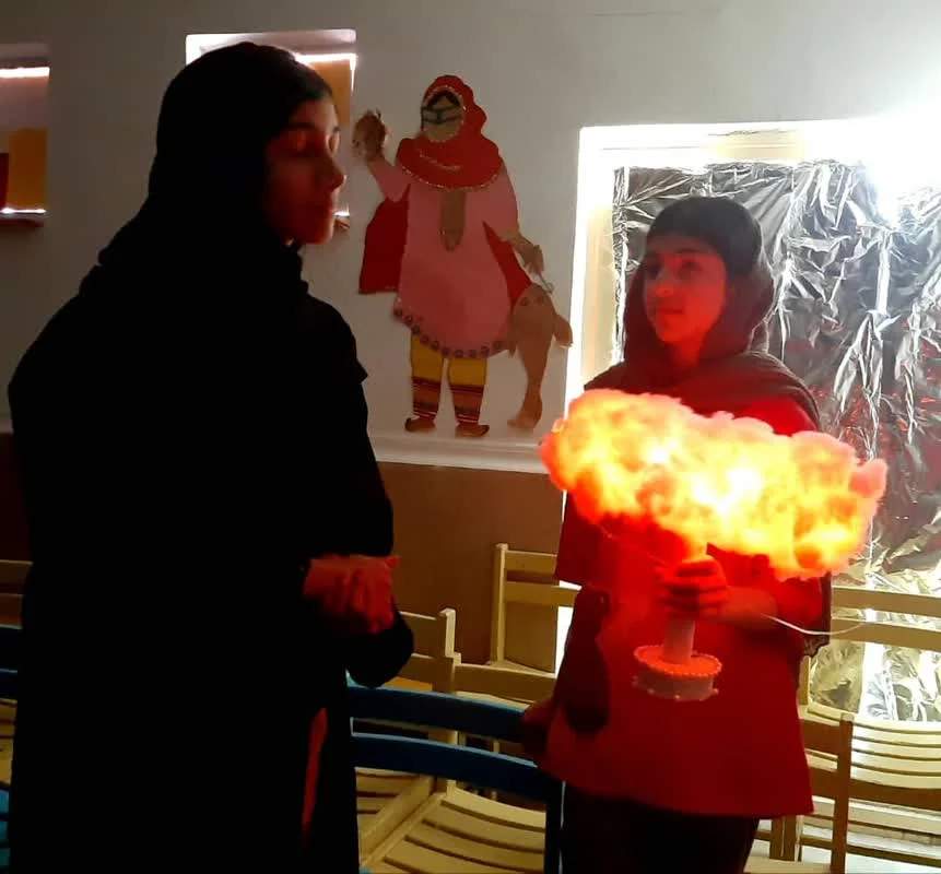 با نقاشی روی سنگ و ساخت آباژور