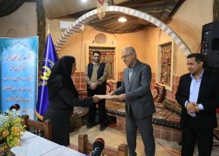 نخبگان نماد و نمود خودباوری و توانایی هستند