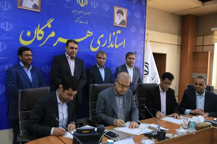 انعقاد تفاهمنامه ساخت ۱۰ مدرسه جدید درهرمزگان بامشارکت صبافولاد و گوربندراه