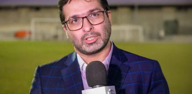 به صورت همه جانبه از تیم فوتبال حمایت میکنیم