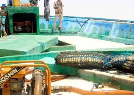 توقیف یک فروند شناور حامل سوخت قاچاق توسط نیروی دریایی سپاه در آب‌های خلیج فارس