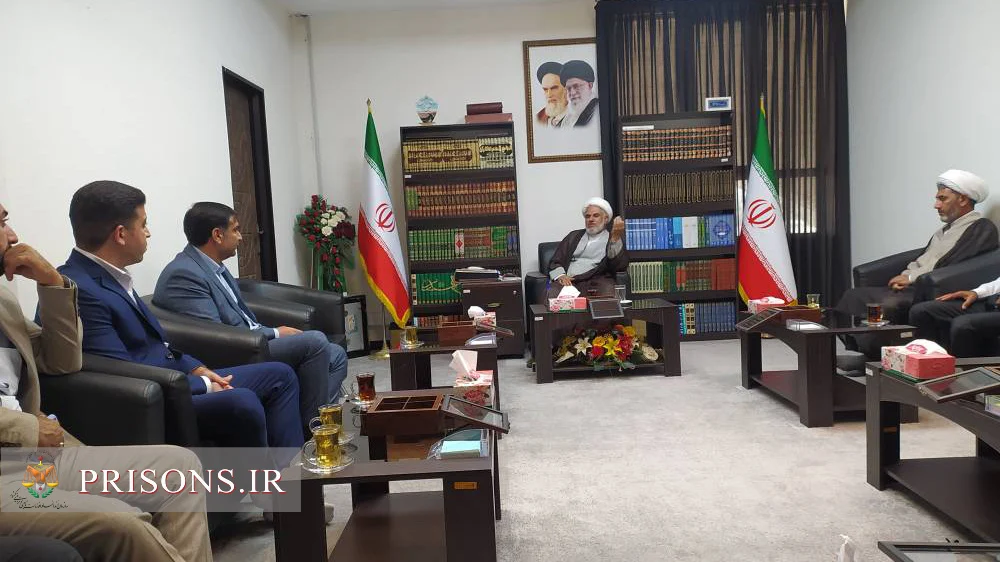دیدار مدیرکل زندانهای هرمزگان با نماینده ولی فقیه در استان