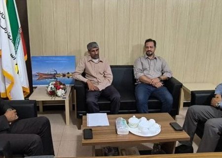 رییس کمیته امداد امام خمینی(ره) قشم  با مهندس سالفی مدیر برق این شهرستان دیدار کرد