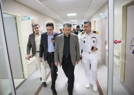 فیلم| بازدید معاون درمان وزارت بهداشت از مصدومان حادثه بندر شهید رجایی بستری در بیمارستان سیدالشهداء(ع) بندرعباس