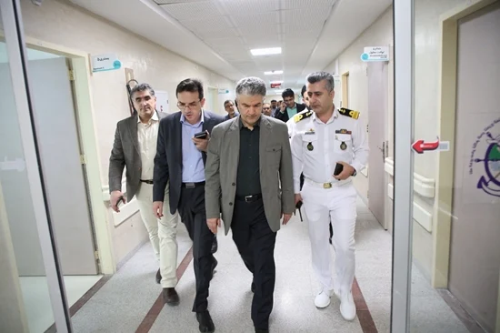 فیلم| بازدید معاون درمان وزارت بهداشت از مصدومان حادثه بندر شهید رجایی بستری در بیمارستان سیدالشهداء(ع) بندرعباس