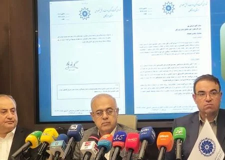  وعده‌های روشن برای رونق صادرات؛ گشایش در مسیر پتروپالایش‌ها/ انفجار صادرات قیر از هرمزگان؛ هدف‌گذاری ۳۰ درصدی برای سال آینده