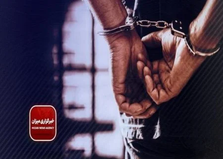 یکی از سرکردگان قاچاق سوخت در استان هرمزگان دستگیر شد/ ضبط ۷ فروند لنج باری، ۳۰ دستگاه خودرو و چندین هکتار زمین از متهم