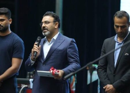 آتشنشان داوطلب از تهران در پی انفجار بندر شهید رجایی تقدیر شد