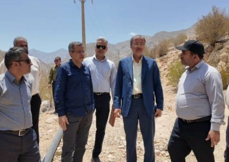 بازدید احمد مرادی، نماینده مجلس شورای اسلامی و مسئولان جهاد کشاورزی هرمزگان از منطقه هماگ؛ تاکید بر رفع مشکلات کم‌آبی کشاورزان