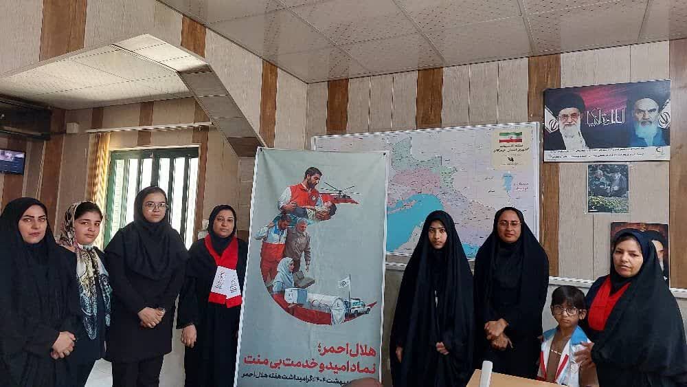 بازدید و تقدیر مسئول واعضا کانون حاجی آباد  از هلال احمر شهرستان