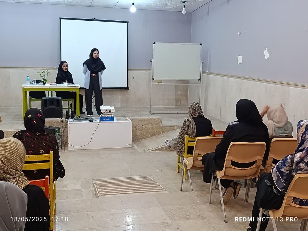 برگزاری نشست روانشناسی با موضوع "چگونه انگیزه ی درونی فرزندم را پرورش بدهم" در مرکز پارک لاله بندرعباس