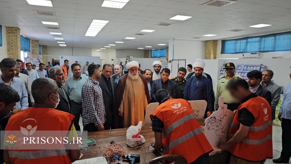 بهره برداری کارگاه تولید لامپ کم مصرف و خوابگاه اشتغال در زندان میناب