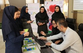 حضور تیم اهدای عضو در ستاد مرکزی دانشگاه با استقبال چشمگیر کارکنان همراه شد