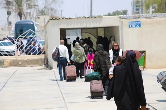 سفر معنوی کارکنان خواهر دانشگاه علوم پزشکی هرمزگان به مشهد آغاز شد