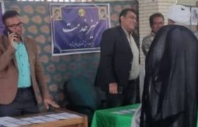 میز خدمت مدیریت برق شهرستان حاجی آباد در مسجد جامع