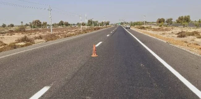 ایمنسازی ۲۰۰ کیلومتر از محورهای بندرعباس با اجرای خطکشی راهها / ارتقاء دید رانندگان در مسیرهای پرتردد