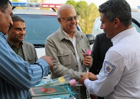 تحویل ۴ دستگاه آمبولانس خیّری به بندرعباس در امتداد نهضت تجهیز زیرساخت‌های فوریت‌های پزشکی