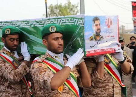 تشییع با شکوه پیکر شهید حاج سعید آذربادگان در بندرعباس