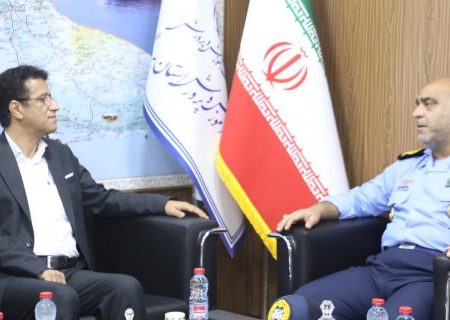 دیدار فرمانده پایگاه نهم شکاری شهید عبدالکریمی بندرعباس با مدیرکل آموزش و پرورش استان هرمزگان