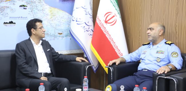 دیدار فرمانده پایگاه نهم شکاری شهید عبدالکریمی بندرعباس با مدیرکل آموزش و پرورش استان هرمزگان