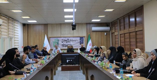 شاعران و هنرمندان نقش موثری در همبستگی و  و اتحاد ملی در جنگ تحمیلی رژیم اشغالگر داشتند