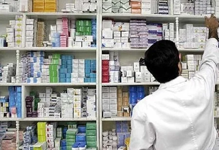 نظارت و بازدید میدانی از داروخانه‌های شرق هرمزگان