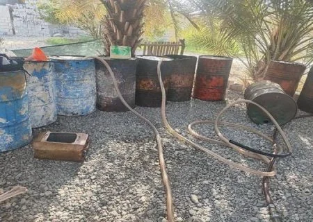 ۵۵ نفر از اتباع بیگانه غیر مجاز فعال در حوزه قاچاق سوخت در بندر کرگان شهرستان میناب دستگیر شدند