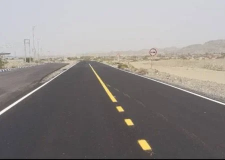 اجرای ۸ کیلومتر خط‌کشی در محور تازه روکش‌شده جاسک – کنارک