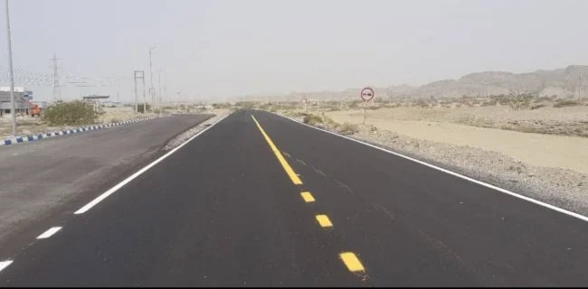 اجرای ۸ کیلومتر خط‌کشی در محور تازه روکش‌شده جاسک – کنارک