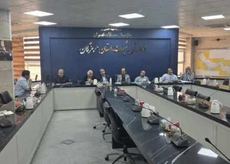 نشست بررسی تفاهم‌نامه همکاری سازمان شیلات ایران با اتاق بازرگانی هرمزگان، نظام مهندسی کشاورزی ومنابع طبیعی و اتحادیه تولیدکنندگان و صادرکنندگان آبزیان بمنظور شتاب‌دهی در توسعه فعالیت‌های شیلاتی