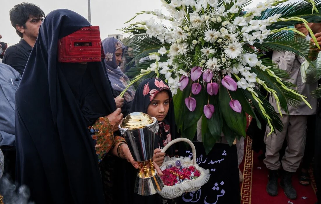 فاصله دو محل اصابت در سیریک بیش از ۲۰۰ متر بود