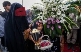 فاصله دو محل اصابت در سیریک بیش از ۲۰۰ متر بود